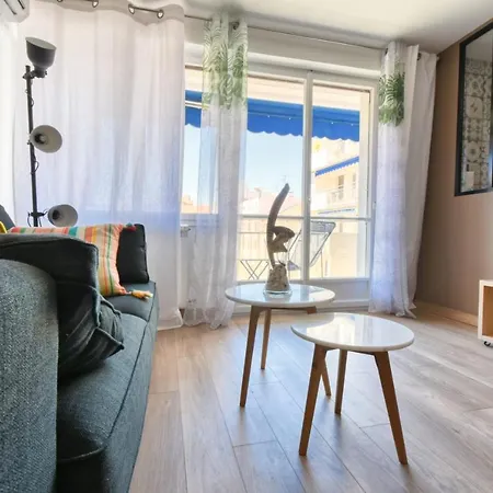Apartment Bright 1br In Central By Guestready