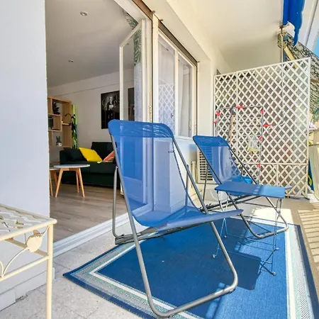 Bright 1br In Central By Guestready *